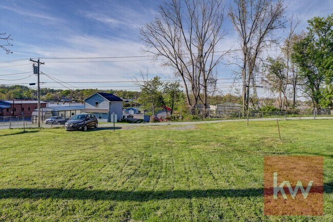 Building Photo - 314 Wilson Ave