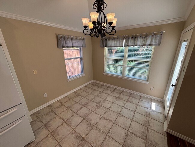 Building Photo - Great Flower Mound Location!