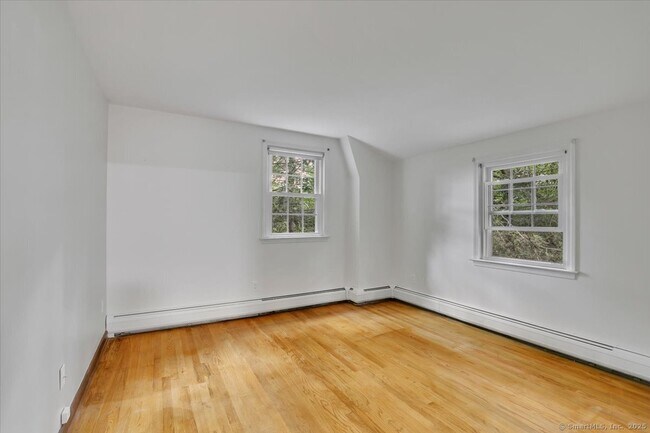 Building Photo - 77 Hemlock Ridge
