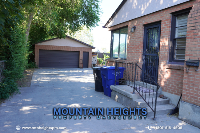 Building Photo - 2784 E Delsa Dr
