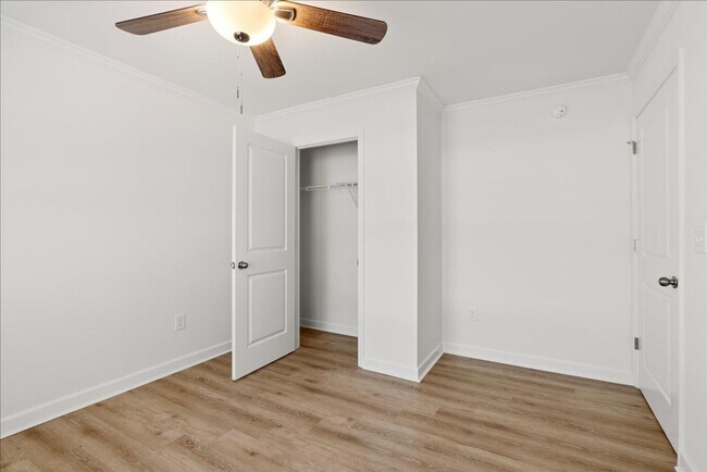 Building Photo - The Home You’ve Been Searching For! *Utili...
