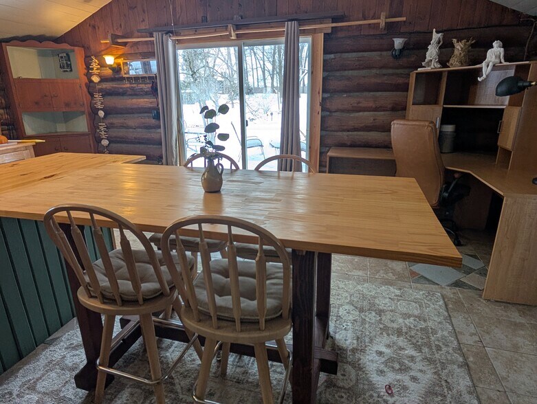 Building Photo - 8970 E Gull Lake Dr