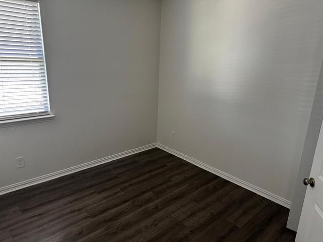 Building Photo - 1613 Pne Vly Dr