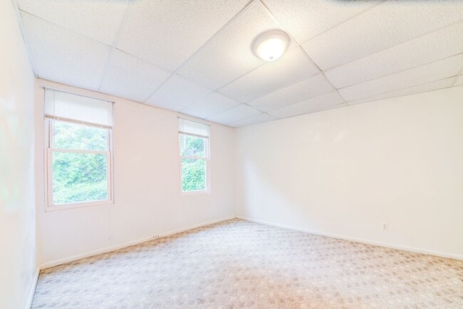 Building Photo - 2400 Mission St