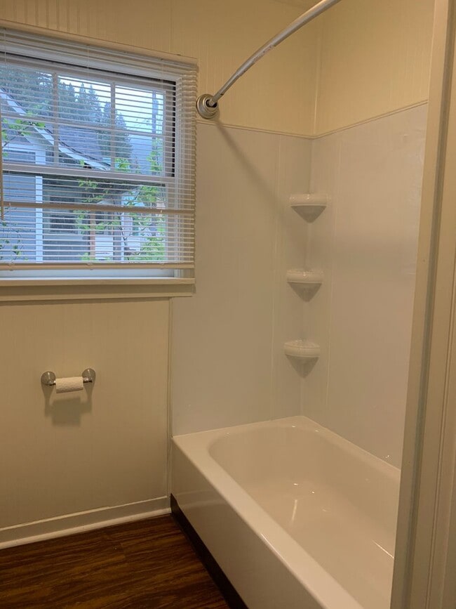 Building Photo - 2 bedroom 1 bath house located in Mullan, ...