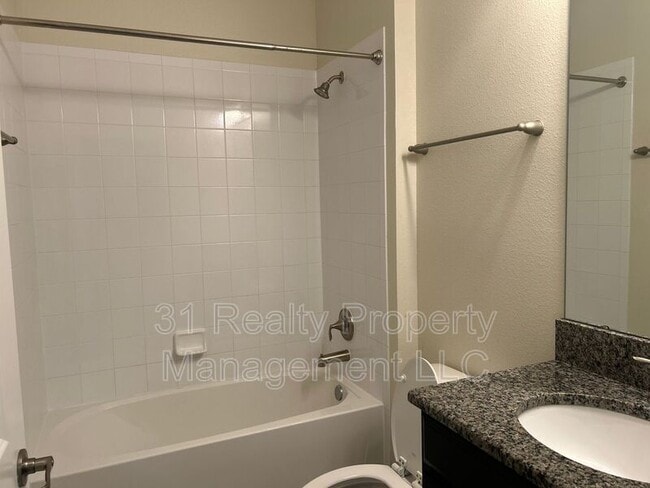 Building Photo - 11114 Sycamore Woods Dr