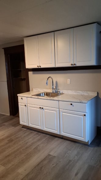 Primary Photo - 37 Clinton Ave