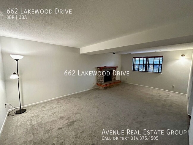 Building Photo - 662 Lakewood Dr