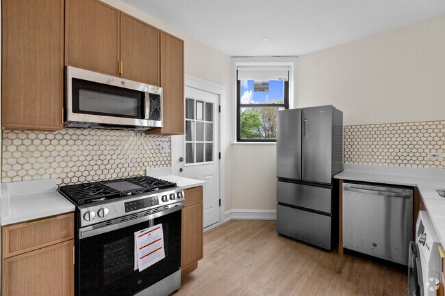 Building Photo - 4638 N Hamilton Ave
