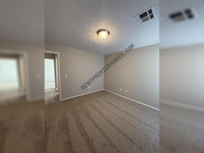 Building Photo - 1712 Haven Dr