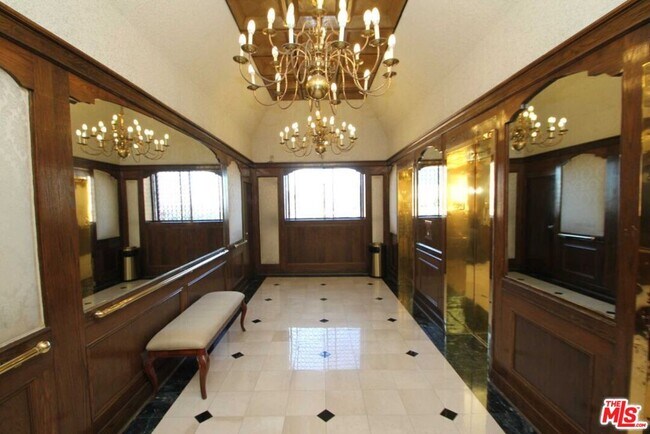 Building Photo - 10535 Wilshire Blvd