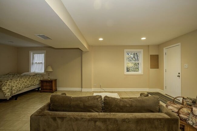 Building Photo - 110 Shasta Ct