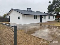 Building Photo - NOW AVAILABLE 3 BED 1 BATH