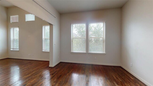 Building Photo - 1708 Upland Lakes