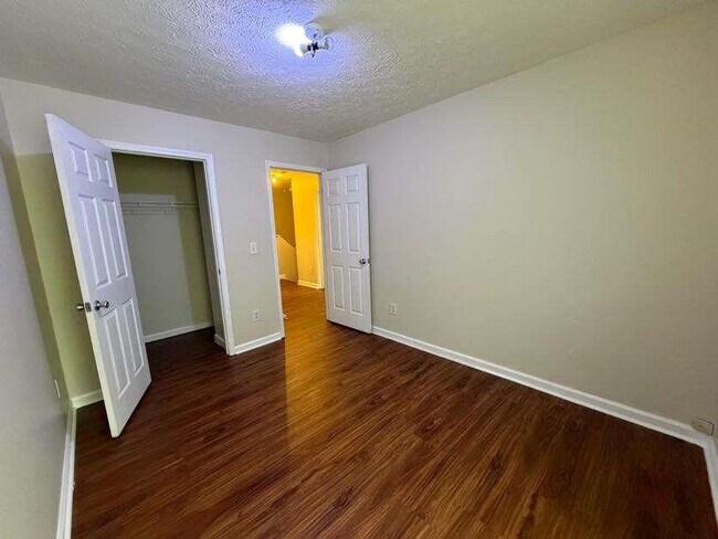 Building Photo - 5196 Tew Ln SW