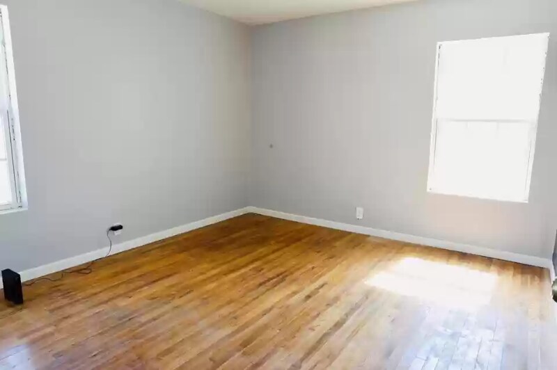 Building Photo - 1303 Barnes Ave