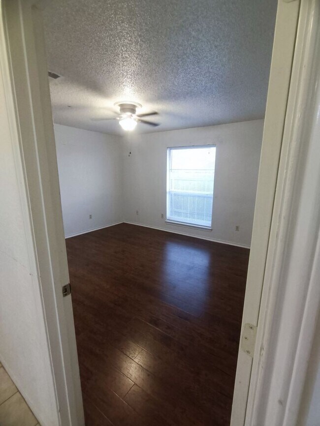 Building Photo - 6437-6439 Brookhaven Trail
