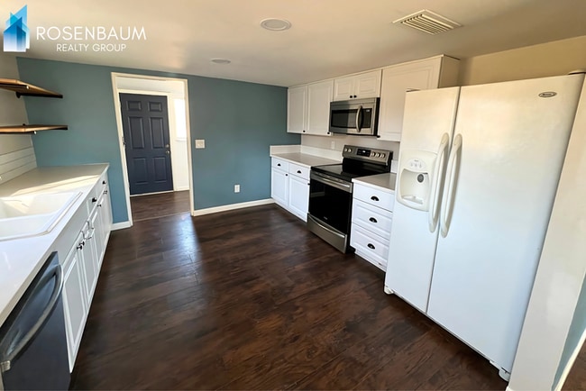 Building Photo - Charming 2-bedrooms, 1.5-baths cottage in the heart of historic Mayer, AZ!