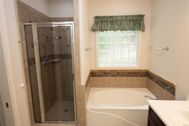 Building Photo - 106 Sweet Meadow Ct