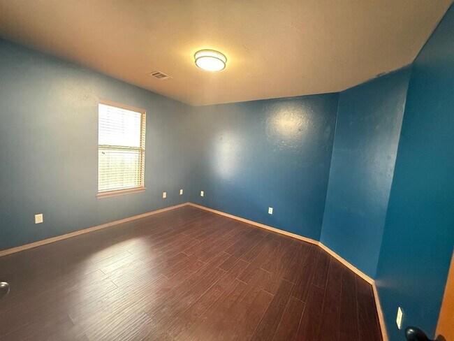 Building Photo - 616 Morningside Dr