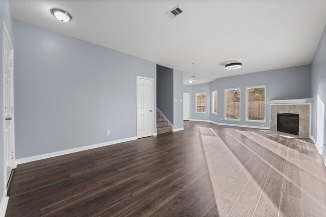 Building Photo - 29639 Turnbury Village Dr