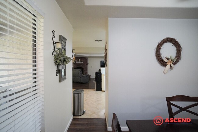 Building Photo - FULLY FURNISHED, Beautiful Home Located In...