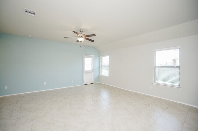 Building Photo - 4402 Modica Dr