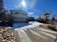 Building Photo - $0 DEPOSIT OPTION. TRI-LEVEL AURORA HOME WITH MODERN AMENITIES AND SPACIOUS INTERIORS