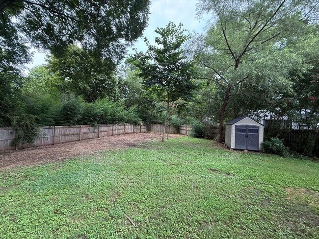 Building Photo - 3040 Delvan Cove