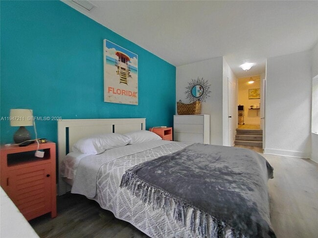 Building Photo - 1050 NE 82nd St