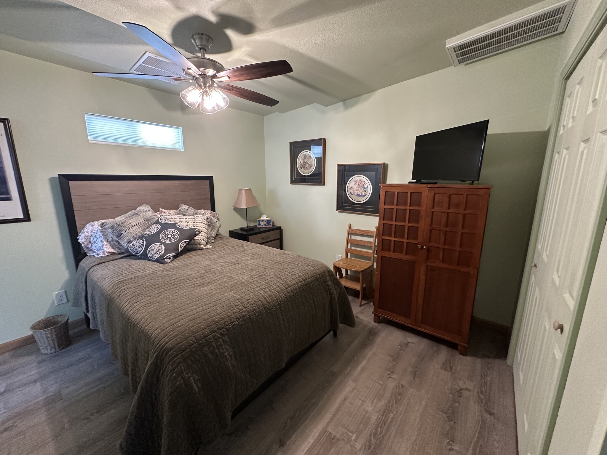 Bedroom and desk cabinet - 400 Main St