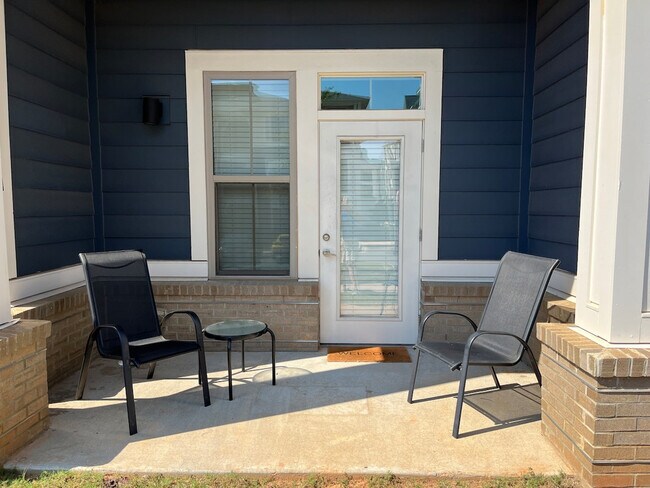 Building Photo - 611 Cooper River Cir