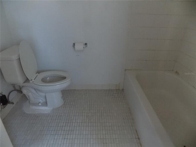 Building Photo - 613 SW 75th St