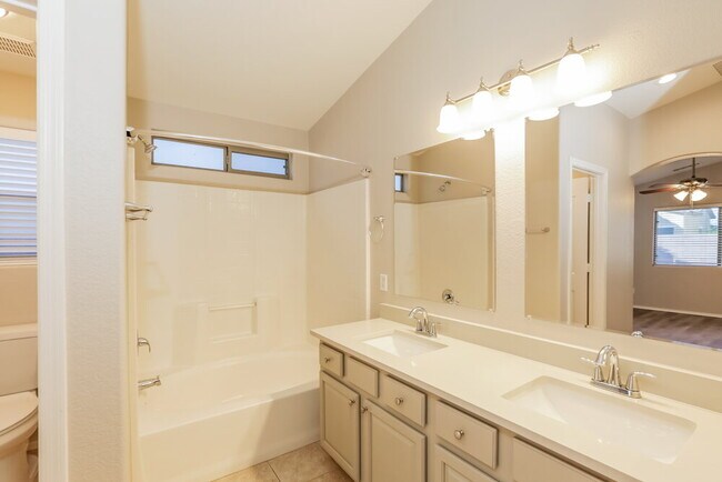 Building Photo - 4001 E Timberline Rd