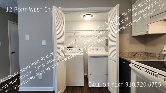 Building Photo - 12 D Port W Ct