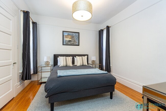 Building Photo - Castro: UNFURNISHED Top Floor Flat w/ Private Deck, W/D in unit & Garage Parking