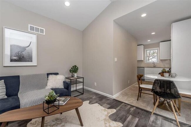 Building Photo - Fantastic 3bd/1.5ba home! Let yourself in!