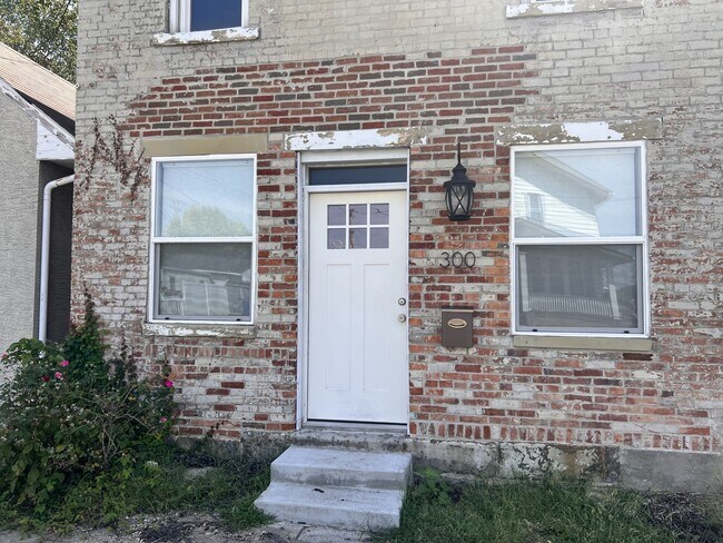 Building Photo - 170 W High St