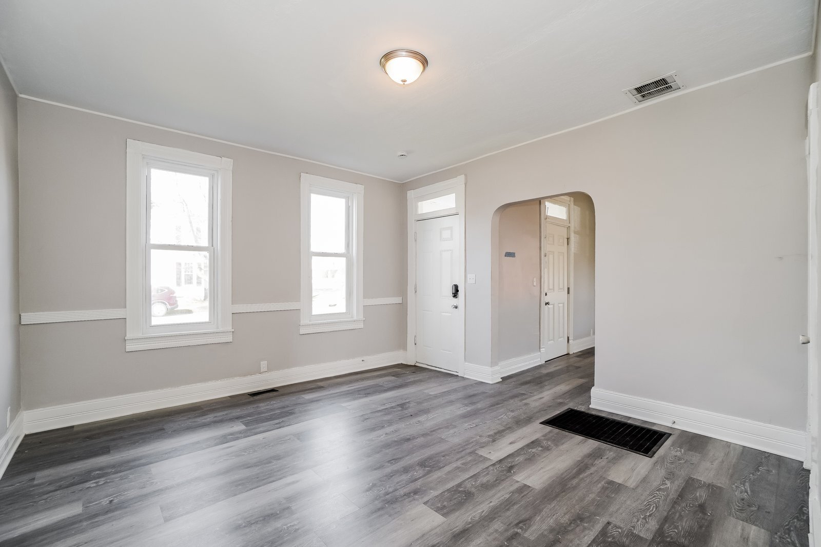 Building Photo - 602 King St