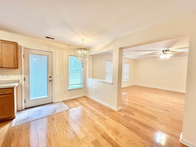 Building Photo - Stunning Home in Pooler, GA!