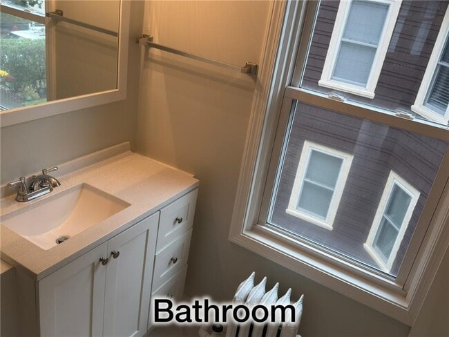 Building Photo - 38 Rebekah St