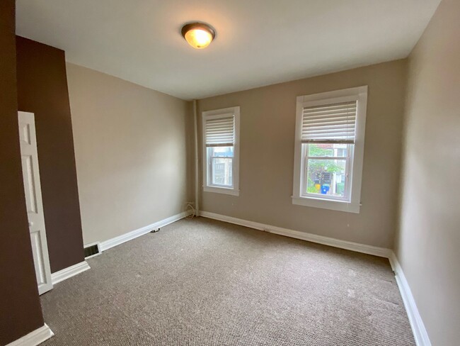Building Photo - Remodeled 2 Bedroom Townhome in Highlandtown!