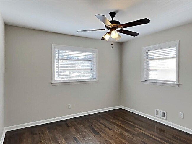 Building Photo - 3148 Thrasher Cir