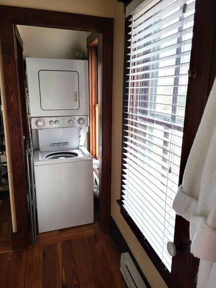 In-Unit Washer/Dryer - 25 Beech St