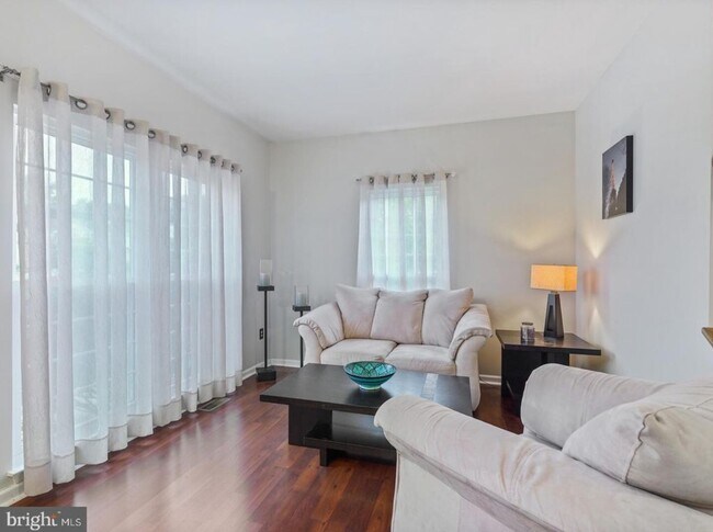 Building Photo - 2 W Kyla Marie Dr