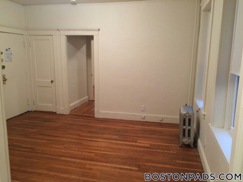 Building Photo - 231 Park Dr