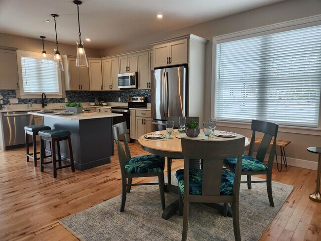 Building Photo - 57 Evergreen Dr