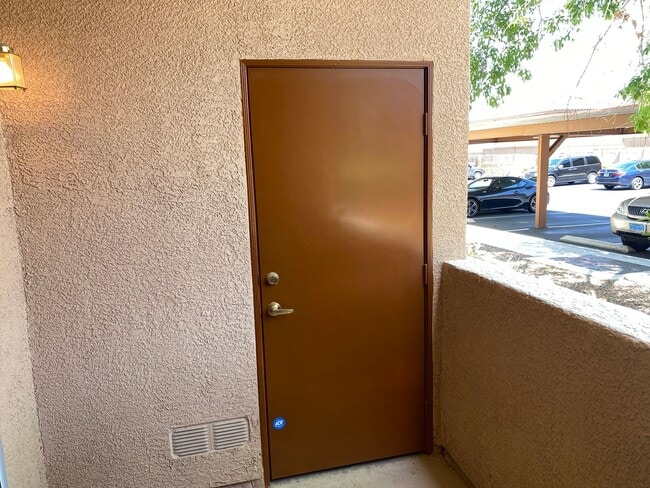 Building Photo - SE!!! Gated!! 2 Bedroom 1st Floor with Bal...