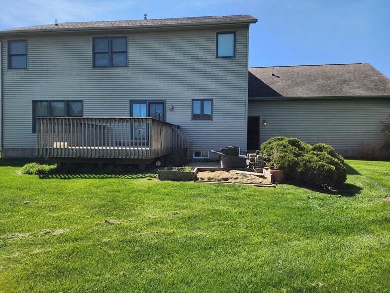 Building Photo - 102 E Sapphire Ln