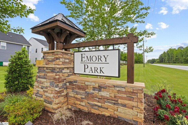 Building Photo - 680 Lady Fern Dr